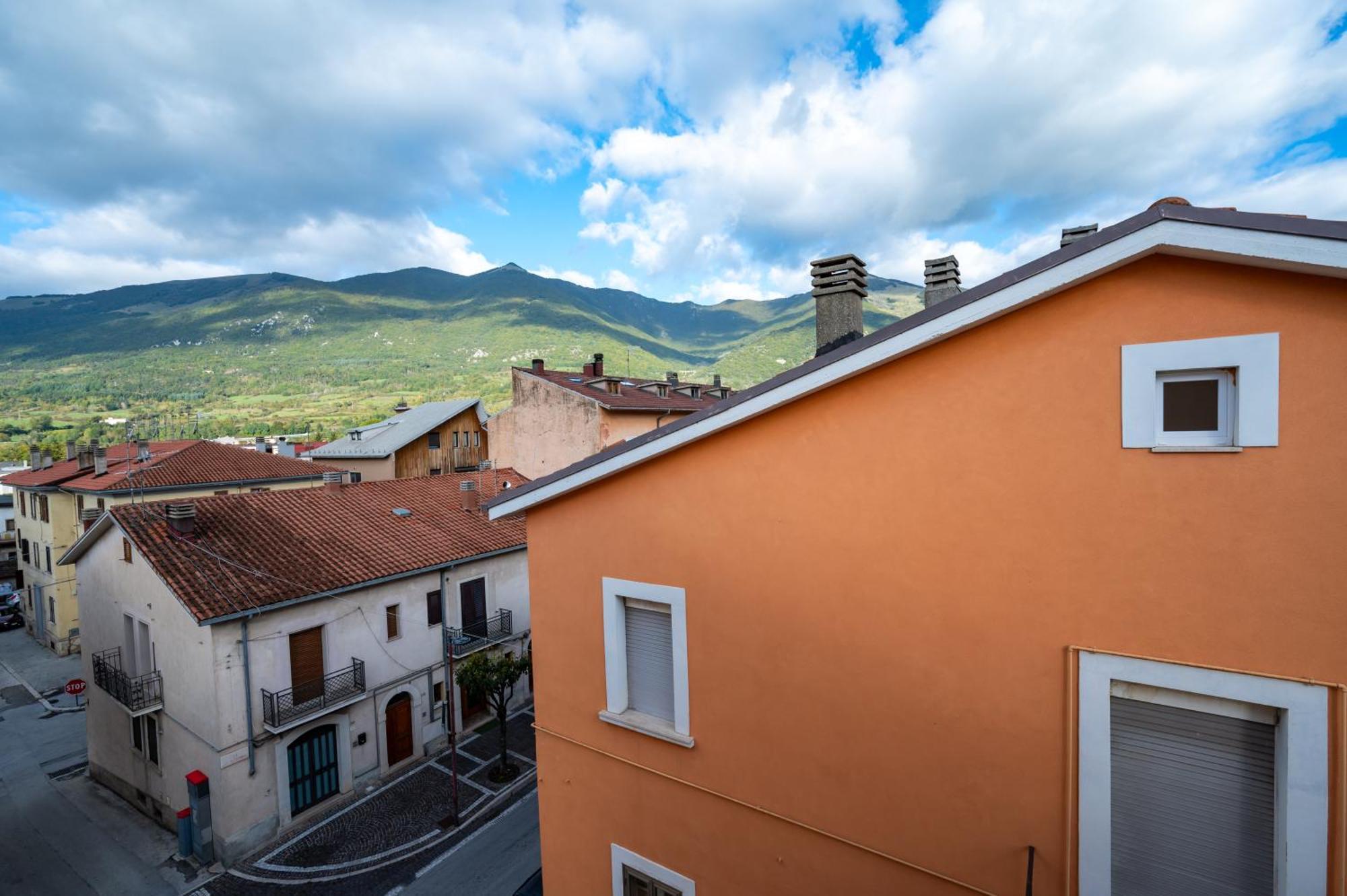 Apartamento La Mansarda Castel Di Sangro Exterior foto